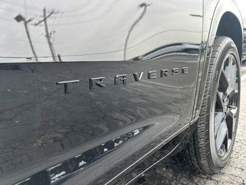 Used 2025 Chevrolet Traverse RS image 12