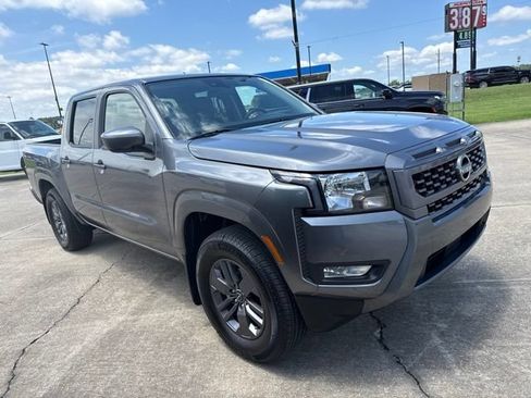Used 2025 Nissan Frontier SV w/ SV Convenience Package RWD image 7