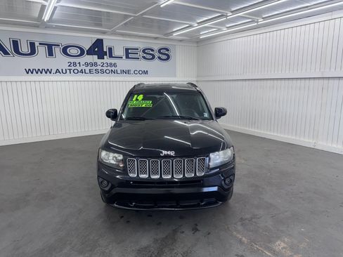 Used 2014 Jeep Compass Latitude image 2