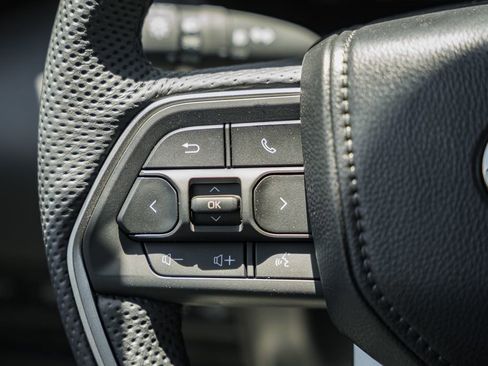 New 2026 Toyota Tundra Limited AWD/4WD image 32