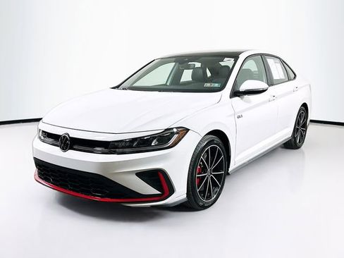 Used 2025 Volkswagen Jetta GLI Autobahn image 4