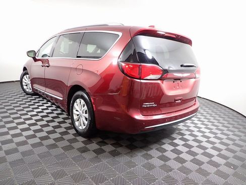 Used 2019 Chrysler Pacifica Touring-L image 12