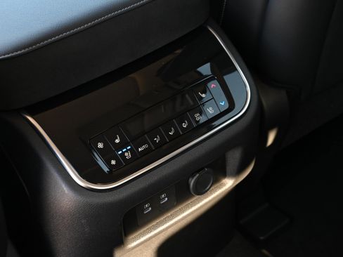 Used 2025 INFINITI QX80 Luxe image 26