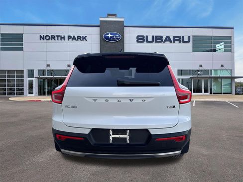 Used 2021 Volvo XC40 T5 R-Design w/ Advanced Package AWD/4WD image 8
