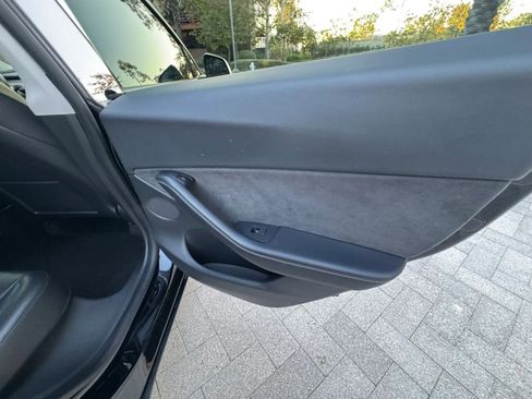 Used 2022 Tesla Model Y Performance AWD/4WD image 45