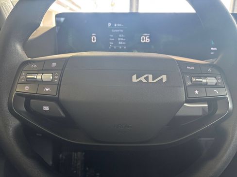 Used 2025 Kia K4 FWD image 28