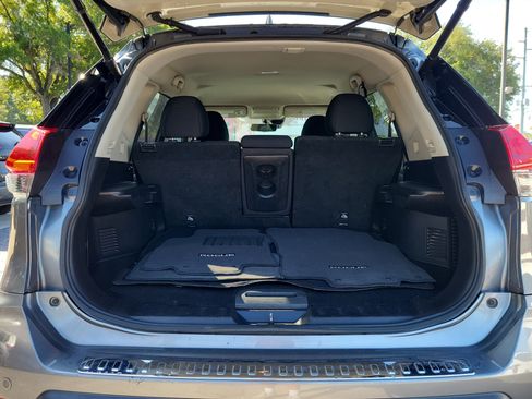 Used 2019 Nissan Rogue SV FWD image 10