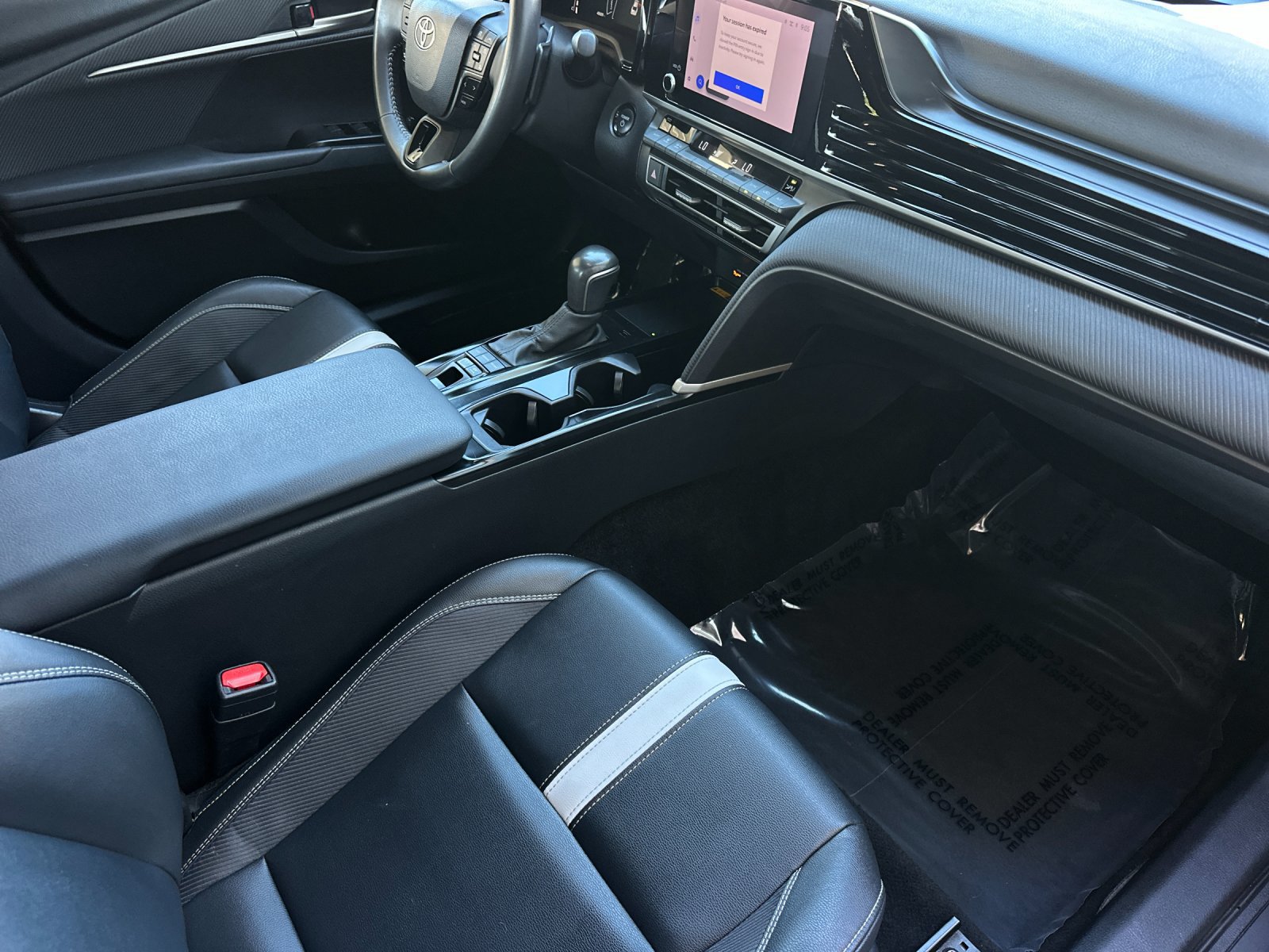 Used 2025 Toyota Camry SE FWD image 14