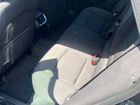 Used 2022 Chevrolet Malibu LT FWD image 16