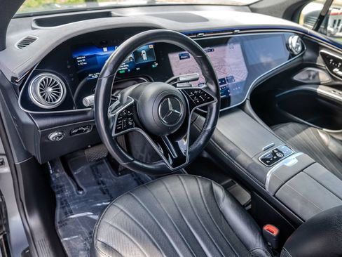 Used 2023 Mercedes-Benz EQS 580 4MATIC SUV image 4