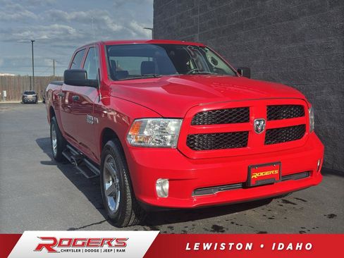 Used 2017 RAM 1500 Express w/ Express Value Package AWD/4WD image 1