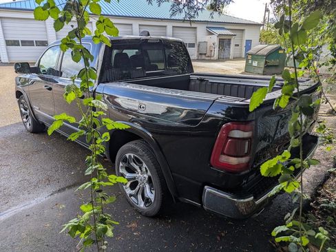 Used 2024 RAM 1500 Limited image 3