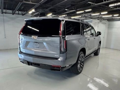 Used 2021 Cadillac Escalade ESV Sport w/ Driver Assist Tech Package AWD/4WD image 5