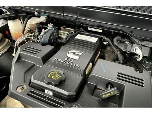 Used 2022 RAM 2500 Laramie image 32