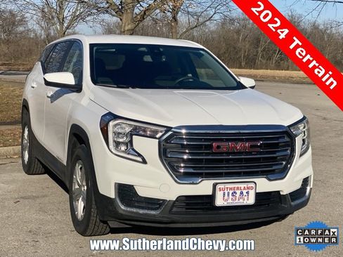 Used 2024 GMC Terrain SLE image 1