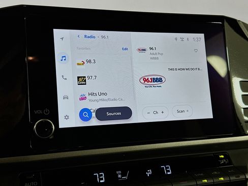 Used 2025 Toyota Camry SE image 21