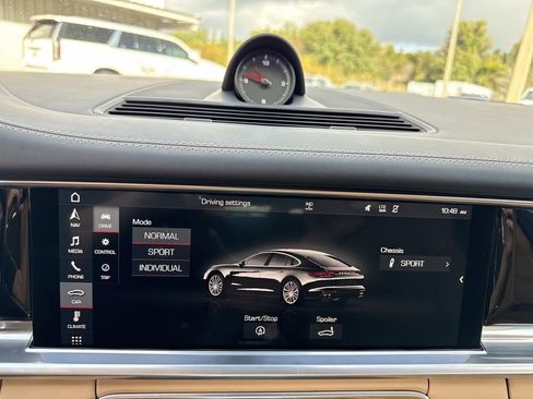 Used 2018 Porsche Panamera 4 image 23