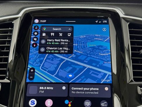 Certified 2025 Volvo XC90 B6 Plus image 13