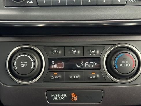 Used 2018 Nissan Leaf S w/ S Charge Package image 29