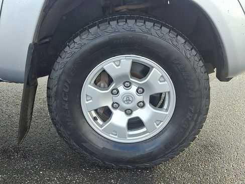 Used 2010 Toyota Tacoma PreRunner image 8
