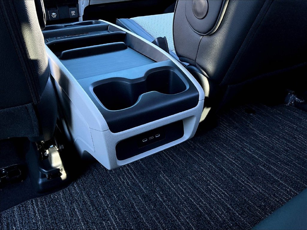 New 2027 Honda Odyssey Elite image 10