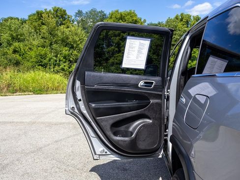 Used 2020 Jeep Grand Cherokee Limited w/ Luxury Group II image 21