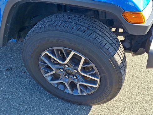 Used 2025 Jeep Wrangler Sahara image 9