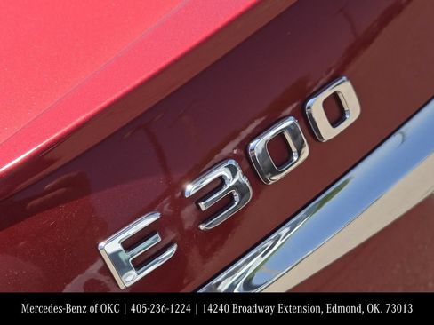 Used 2018 Mercedes-Benz E 300 4MATIC image 8