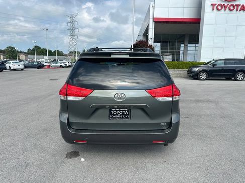 Used 2011 Toyota Sienna XLE FWD image 6