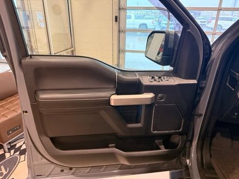 Used 2019 Ford F150 Lariat w/ Equipment Group 502A Luxury AWD/4WD image 10