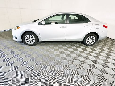Used 2018 Toyota Corolla LE FWD image 6