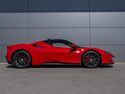 Used 2021 Ferrari SF90 Stradale AWD/4WD image 5