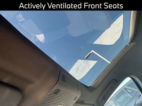 Used 2022 Volkswagen GTI SE image 18