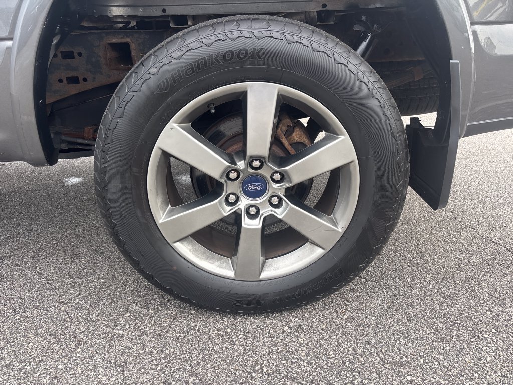 Used 2017 Ford F150 XLT w/ Equipment Group 302A Luxury AWD/4WD image 31