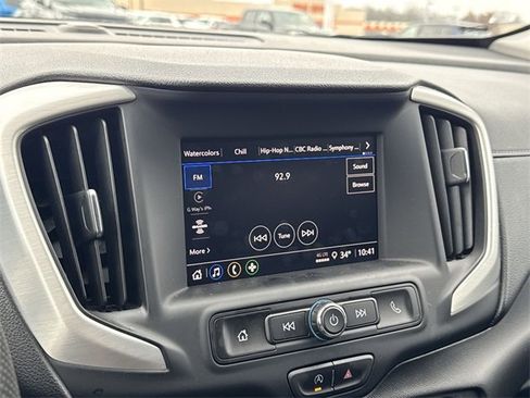 Used 2024 GMC Terrain SLE image 17
