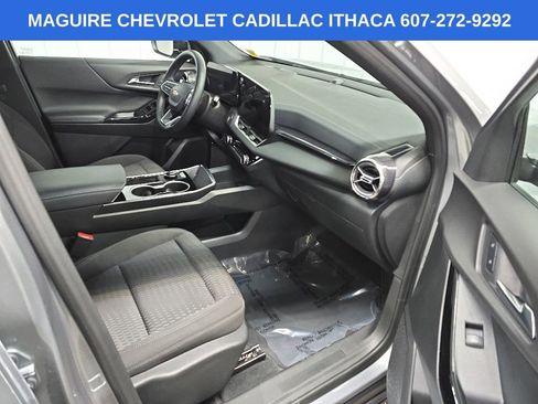 Used 2026 Chevrolet Equinox LT AWD/4WD image 15