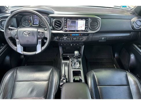 Used 2020 Toyota Tacoma TRD Off-Road w/ TRD Premium Off Road Package AWD/4WD image 14