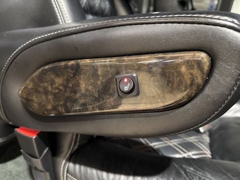 Used 2020 GMC Savana 2500 Extended w/ Enhanced Convenience Package image 29