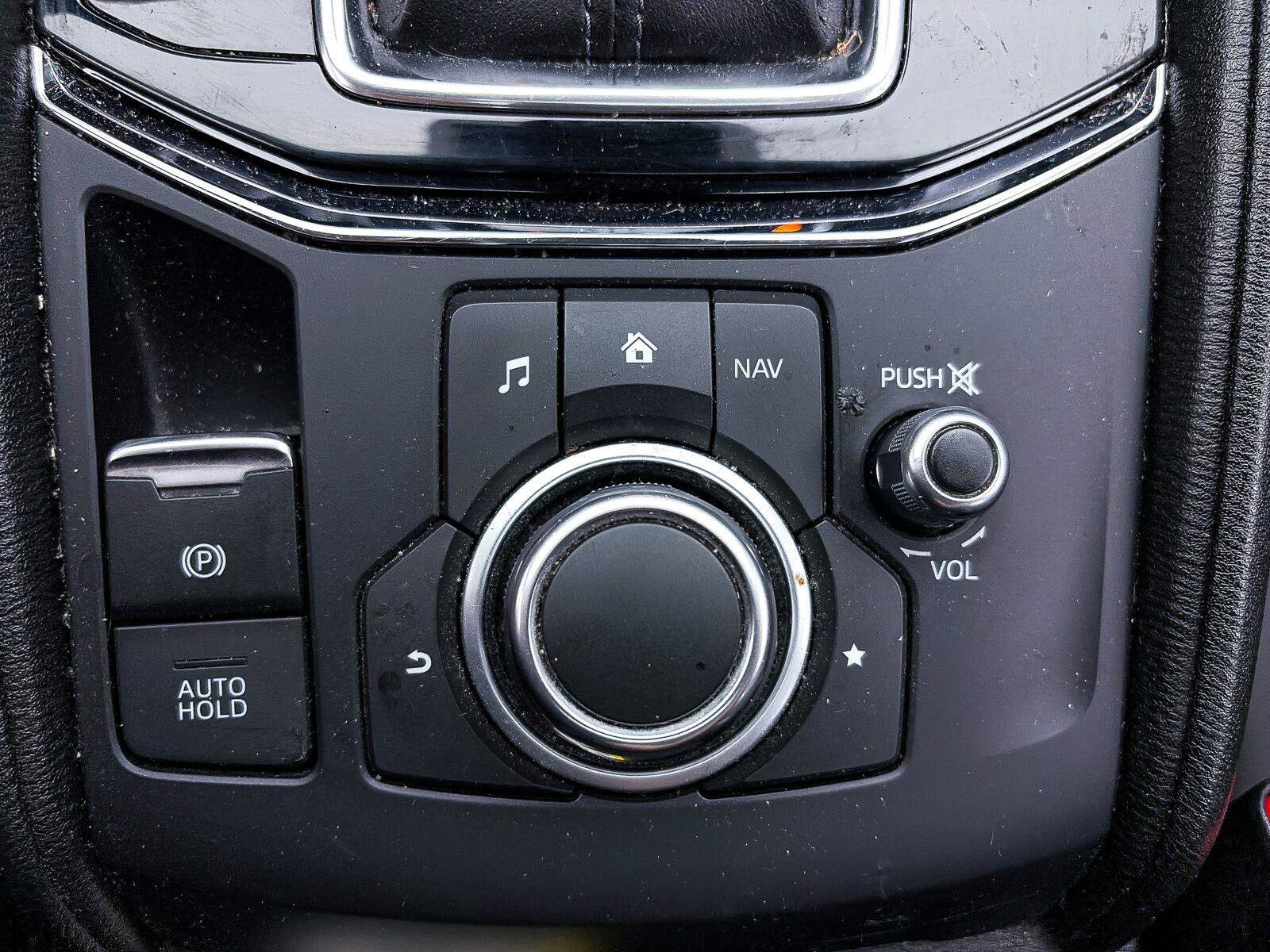 Used 2018 MAZDA CX-5 Touring w/ Preferred Equipment Package FWD image 23