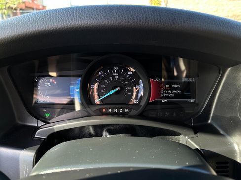 Used 2017 Ford Expedition Limited image 18