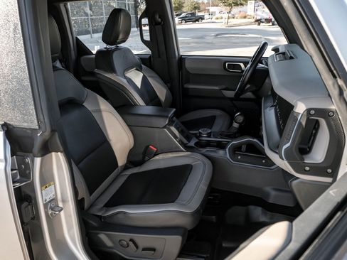 Used 2022 Ford Bronco Wildtrak image 33