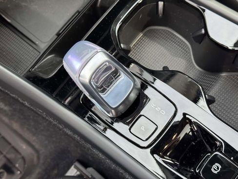 Certified 2026 Volvo XC40 B5 Plus w/ Protection Package Premier image 28