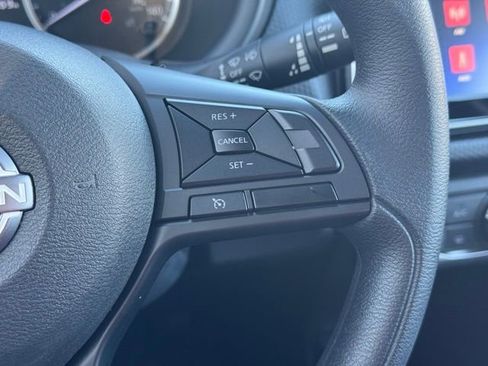 Certified 2025 Nissan Kicks Play S image 12