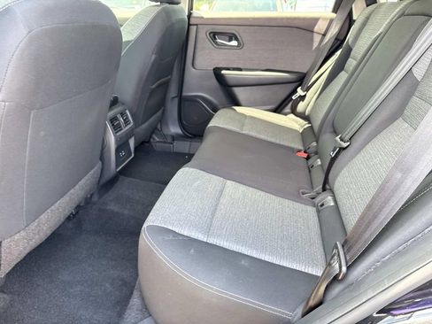 Certified 2023 Nissan Rogue SV FWD image 13