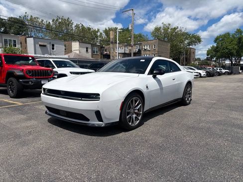 Used 2024 Dodge Charger Daytona Scat Pack w/ Plus Group AWD/4WD image 2