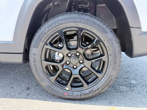 New 2026 Jeep Compass Latitude image 33