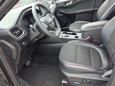Used 2025 Ford Escape ST-Line w/ Tech Pack #1 FWD image 6