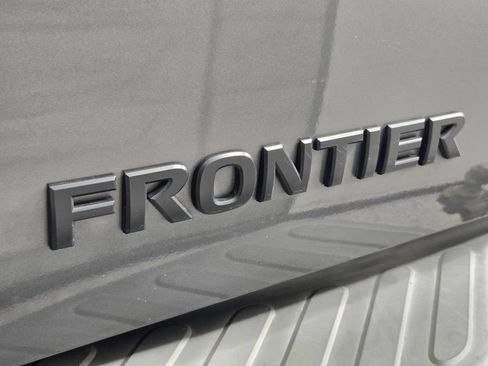 Used 2019 Nissan Frontier SV w/ Value Truck Package RWD image 11
