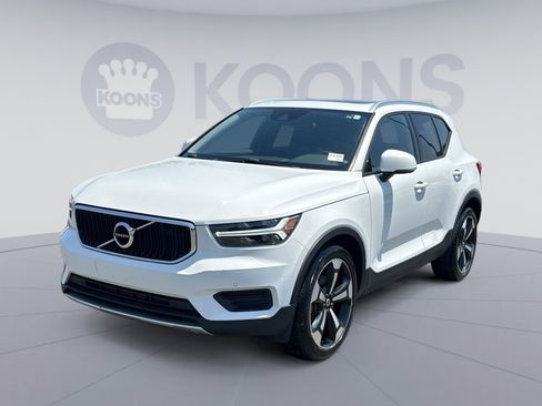 Used 2020 Volvo XC40 T5 Momentum w/ Protection Package Premier AWD/4WD image 5