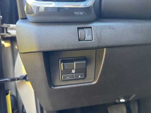 Used 2024 GMC Canyon Elevation w/ Trailering Package AWD/4WD image 10
